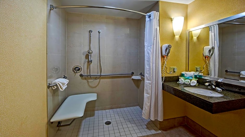 Holiday Inn Express & Suites Cookeville by IHG