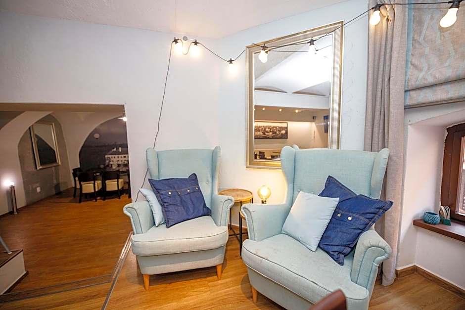 Hotel & Apartments U Černého orla