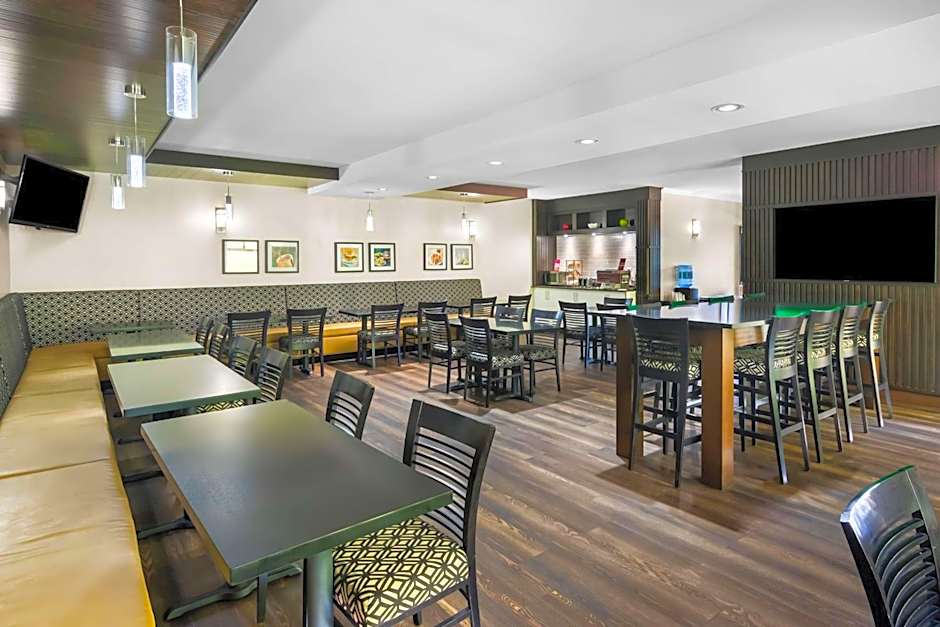 Best Western Plus Sunrise Inn