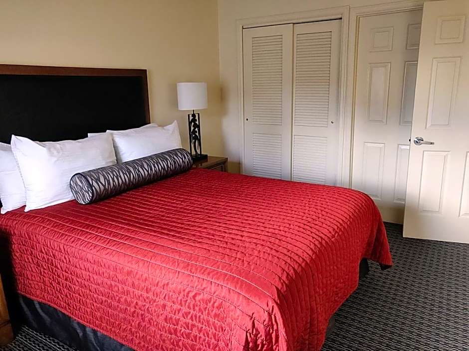 GetAways at the Lodge at Kingsbury Crossing