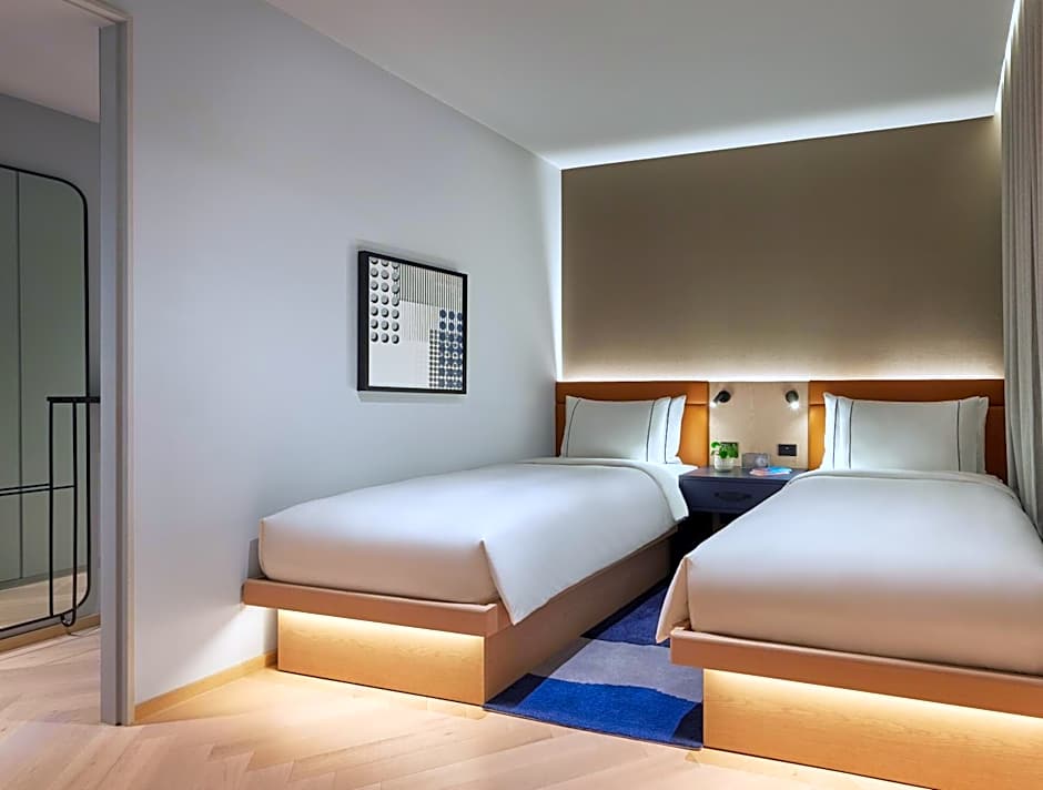 Lanson Place Parliament Gardens