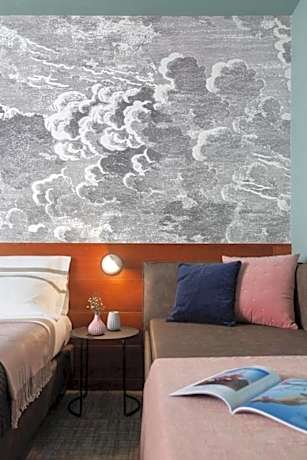 Double or Twin Room with Mountain View