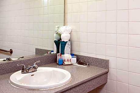One-Bedroom Suite with Two Double Beds - Non-Smoking