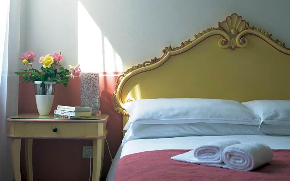 Ca' San Trovaso - 6 Rooms
