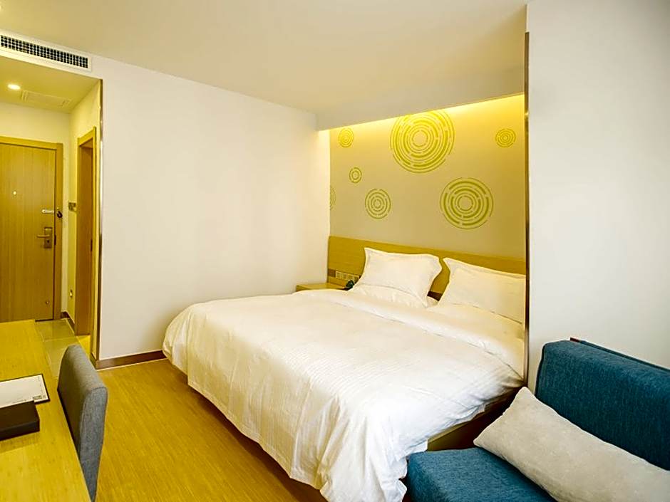 GreenTree Inn Shenyang Shenhe District Shenyang North Train Station Express Hotel