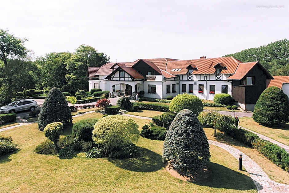 Hotel Dworek nad Regą
