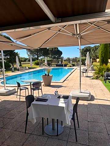 Sous Les Pins
