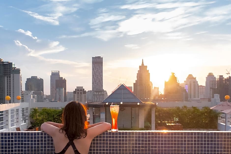 Zenith Sukhumvit Hotel