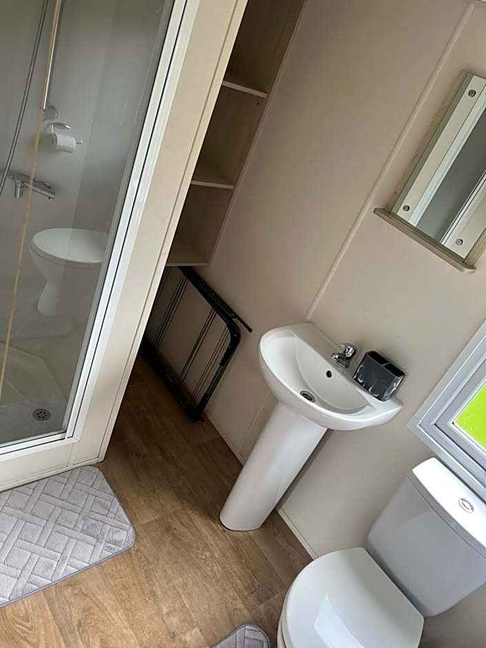 Lyons Robin Hood , Rhyl