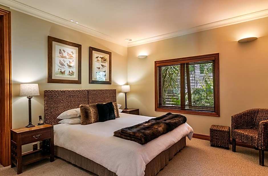 Treetops Lodge & Estate