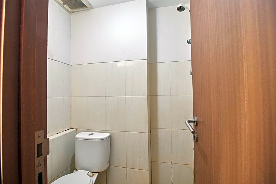 Apartment Green Lake View Ciputat by Celebrity Room