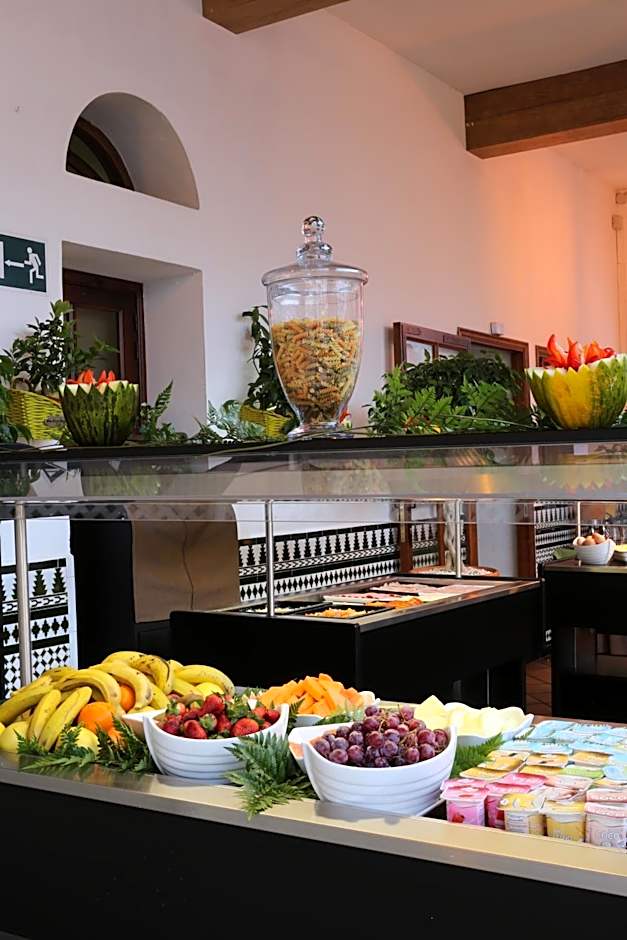 The Suites at Beverly Hills