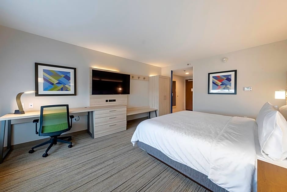 Holiday Inn Express and Suites Staunton By IHG