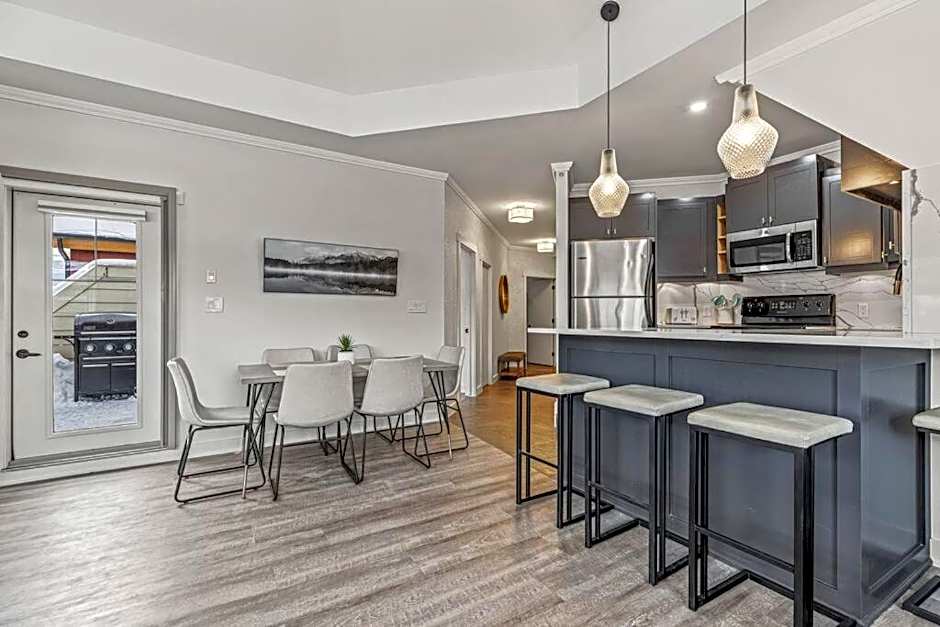 Mountain Vista Escape Downtown