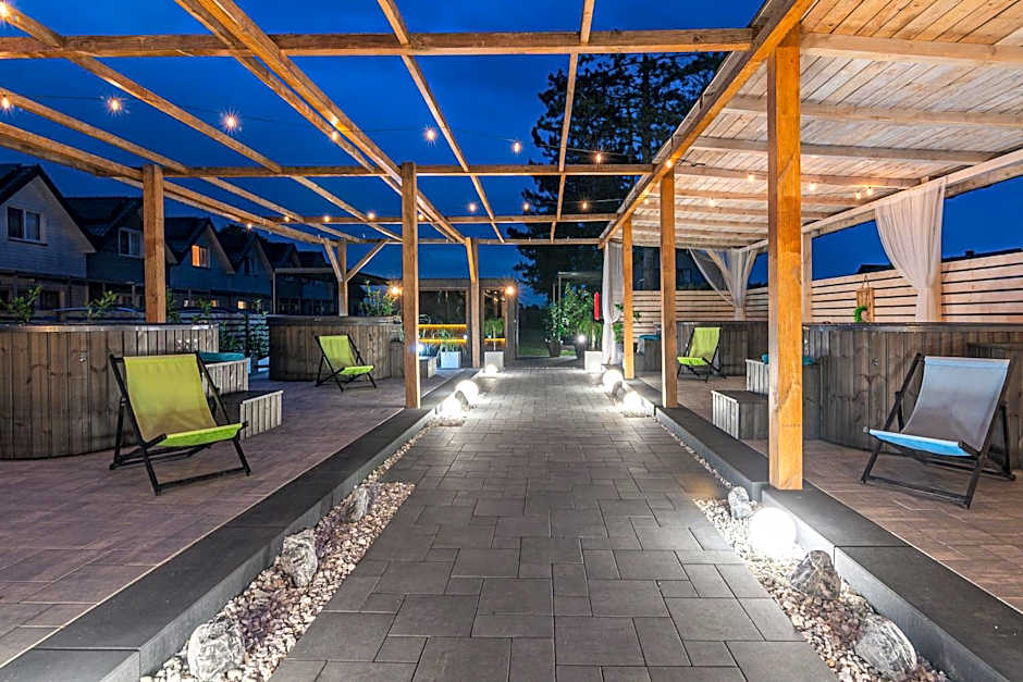 Old Tree Village & Restaurant