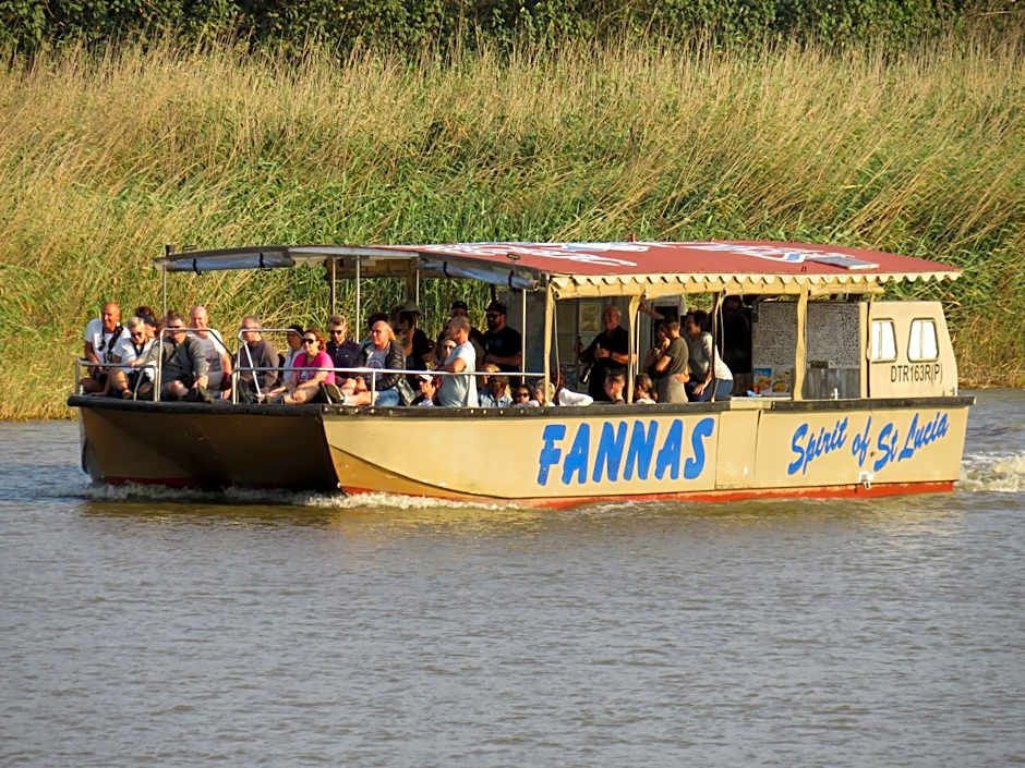 Ndiza Lodge and Cabanas