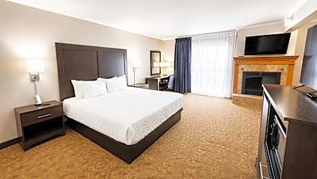Executive King Suite with Jetted Tub