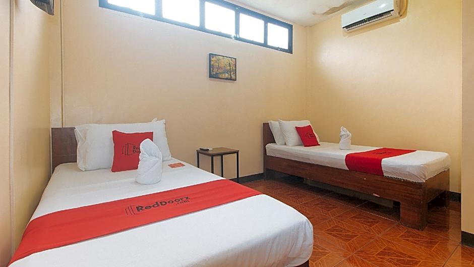 RedDoorz @ Casa Buena Dormitel Davao City
