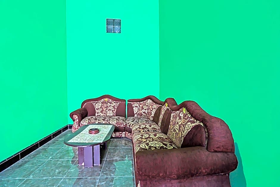 SPOT ON 92475 Rc Homestay Syariah