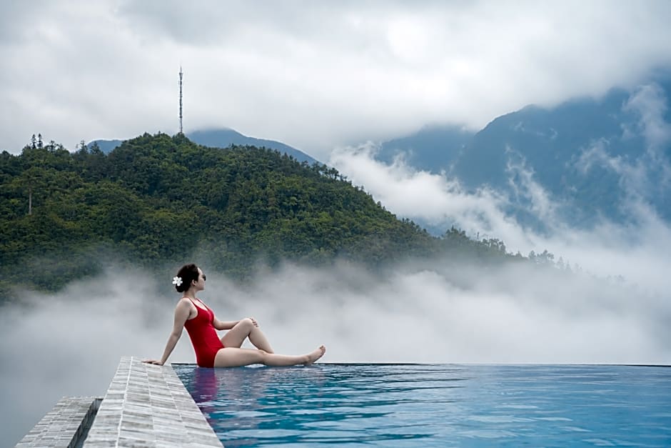 Sapa Village Hotel