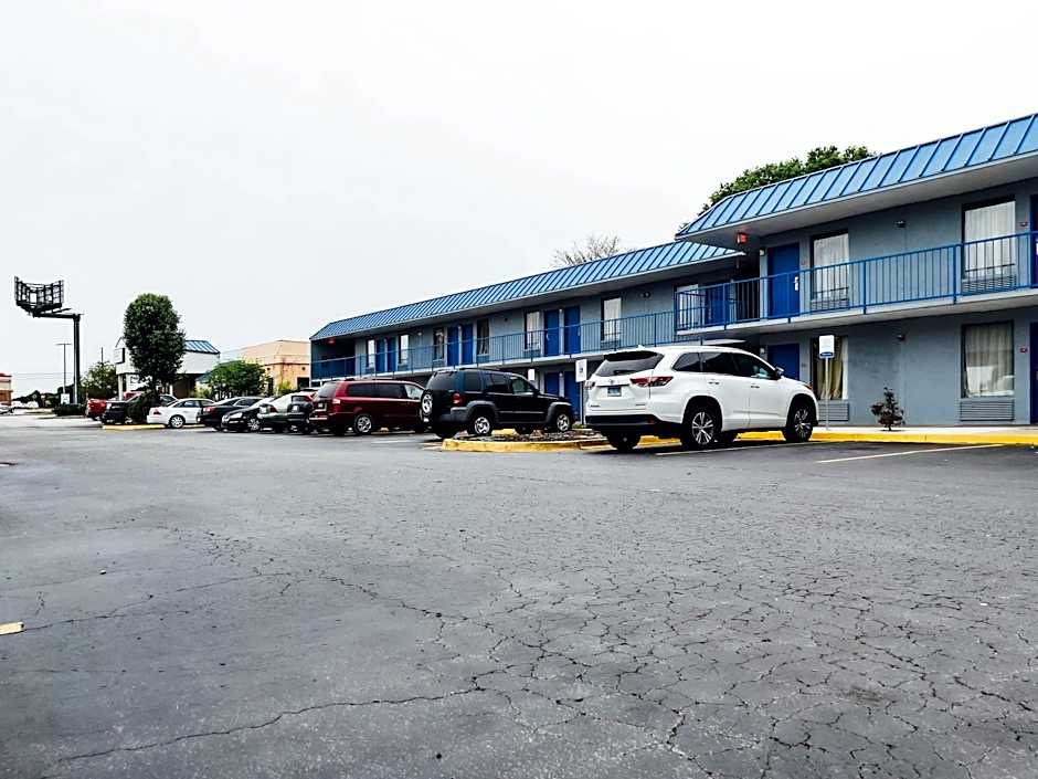 Rodeway Inn & Suites Carrollton