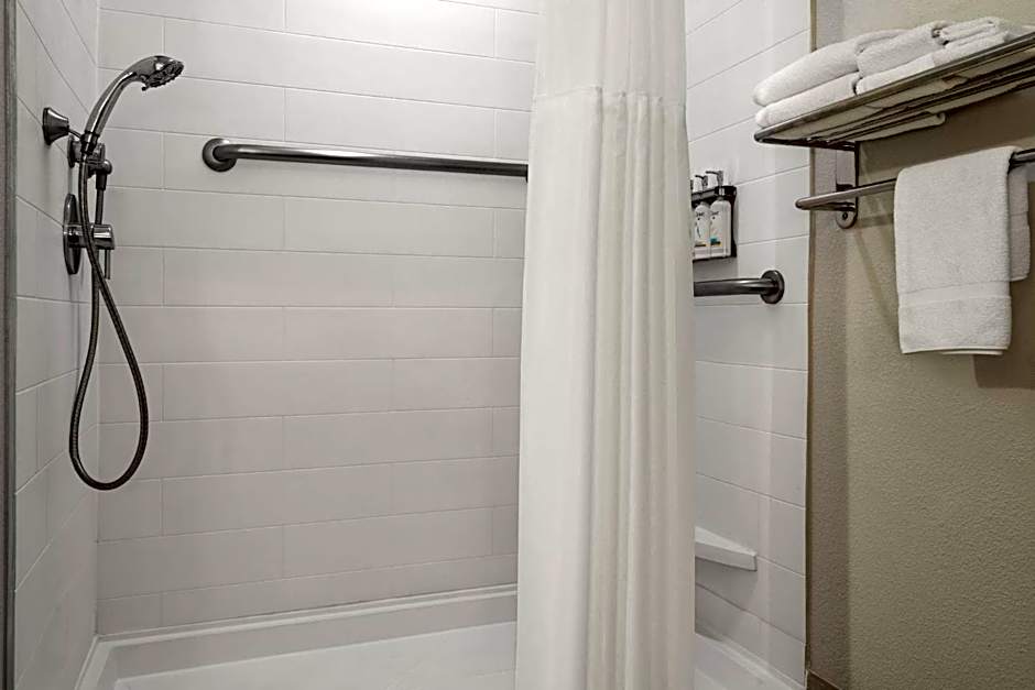 Holiday Inn Express St. Petersburg North / I-275 By IHG