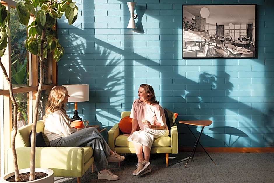 Riverfront Motel & Villas