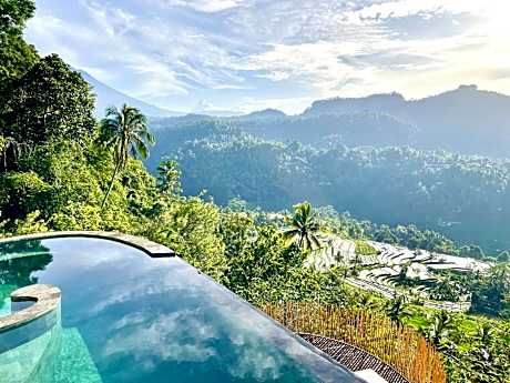 3 Bdr - Luxury Cliffside Bamboo Villa