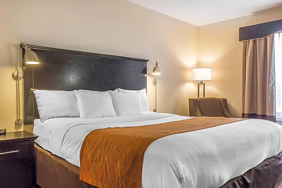 Comfort Inn & Suites LaGuardia Airport