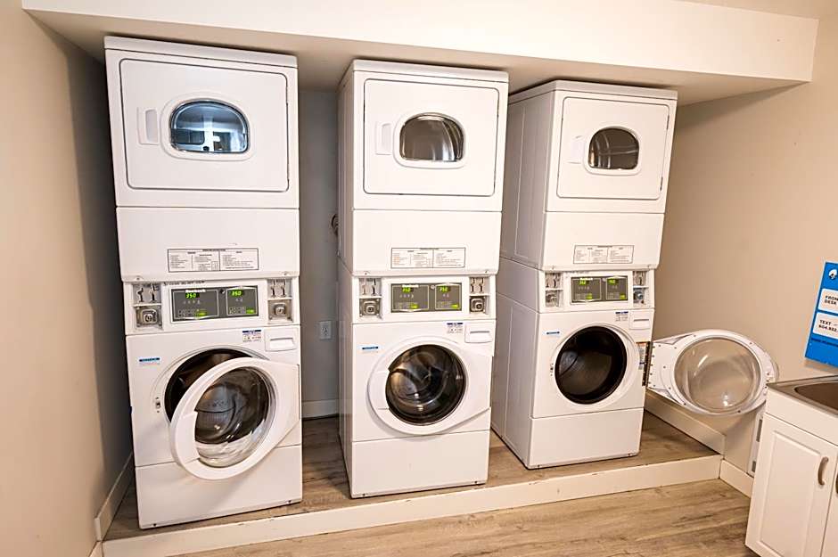 Cozy Creek Den - Updated Nov 2025