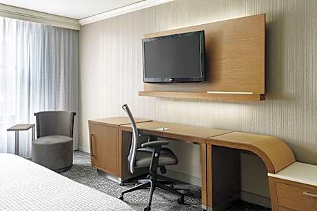 Room, 1 King Bed with Sofa bed (Hearing Accessible) (1 King Bed and 1 Double Sofa Bed)