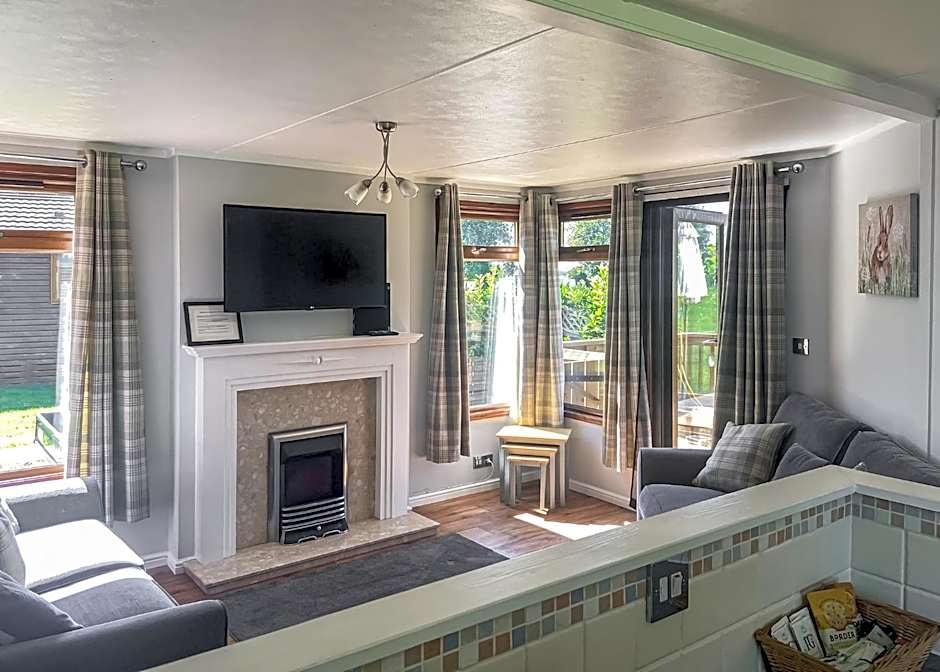 Athelington Hall Farm Lodges