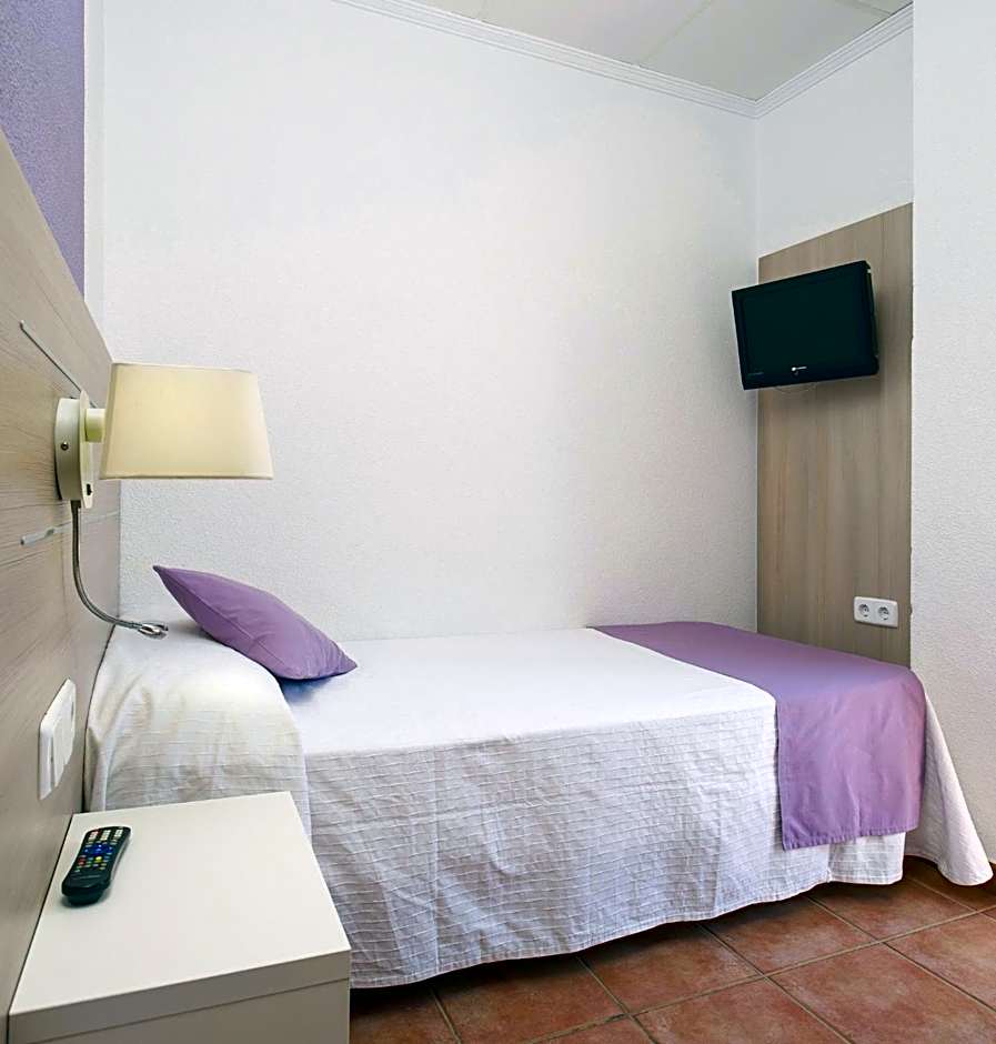 Hostal Adelino