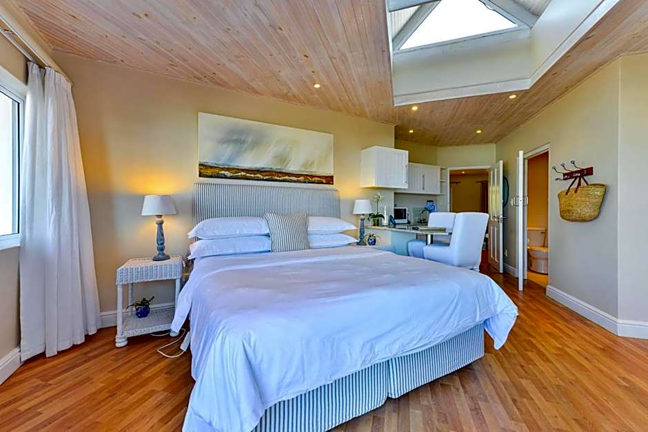 Singing Kettle Beach Lodge