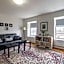 Large & Sunny Beautiful Home #103