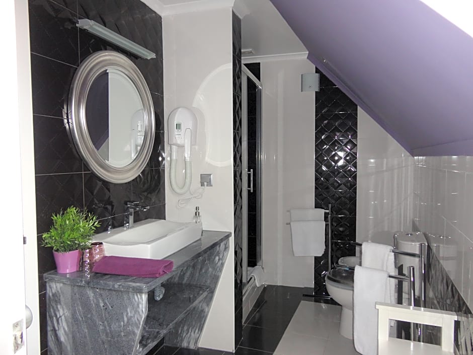 Grande Pensao Residencial Alcobia