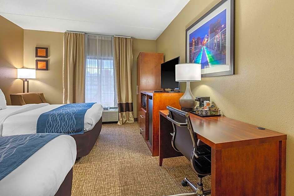Comfort Inn & Suites Hamilton Place
