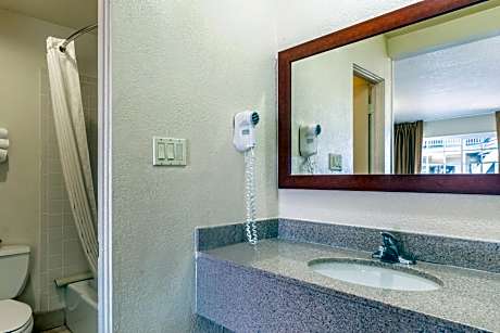 Deluxe Queen Room with Two Queen Beds