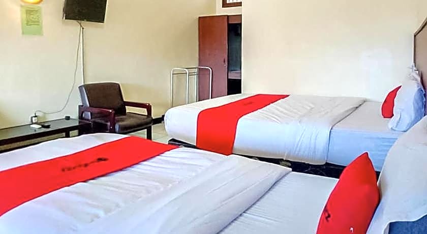 RedDoorz Syariah @ Hotel Sidomulyo Pacitan