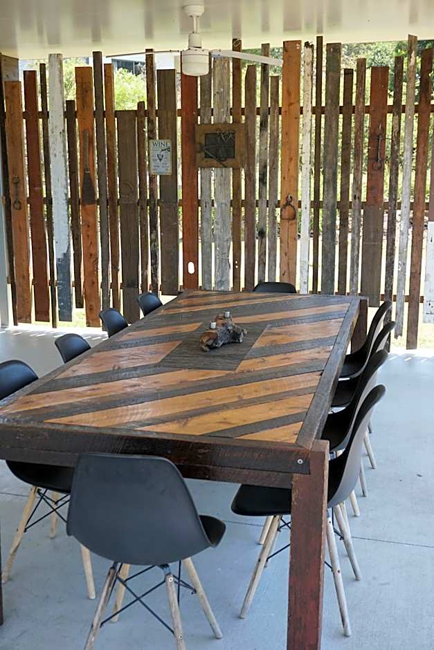 Narangba Motel (formerly Brisbane North B&B and Winery)