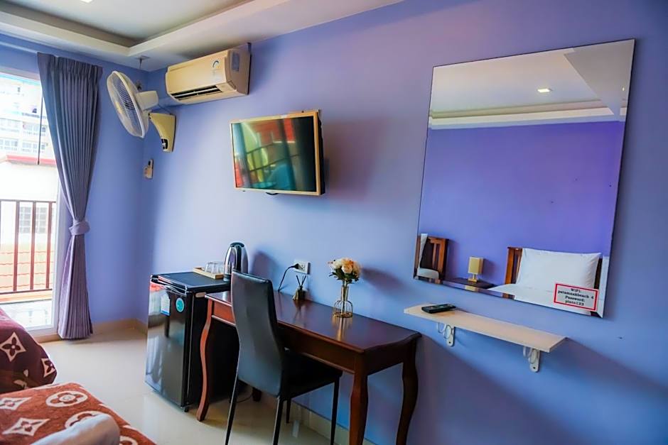 Patumnak Beach Guesthouse