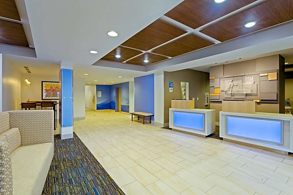Holiday Inn Express & Suites Tavares By IHG