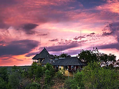 Makumu Private Game Lodge