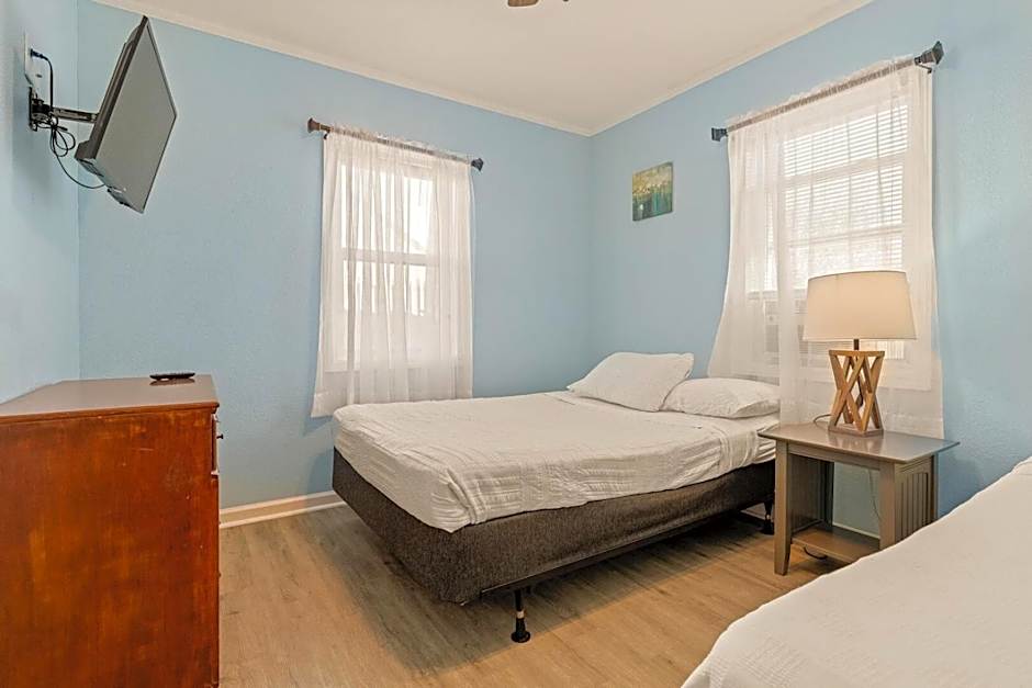 Oceanside Court by KEES Vacations