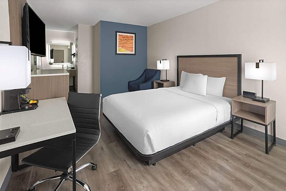 Photo 1 of 4 of Queen Room with Roll-in Shower - Mobility Accessible/Non-Smoking