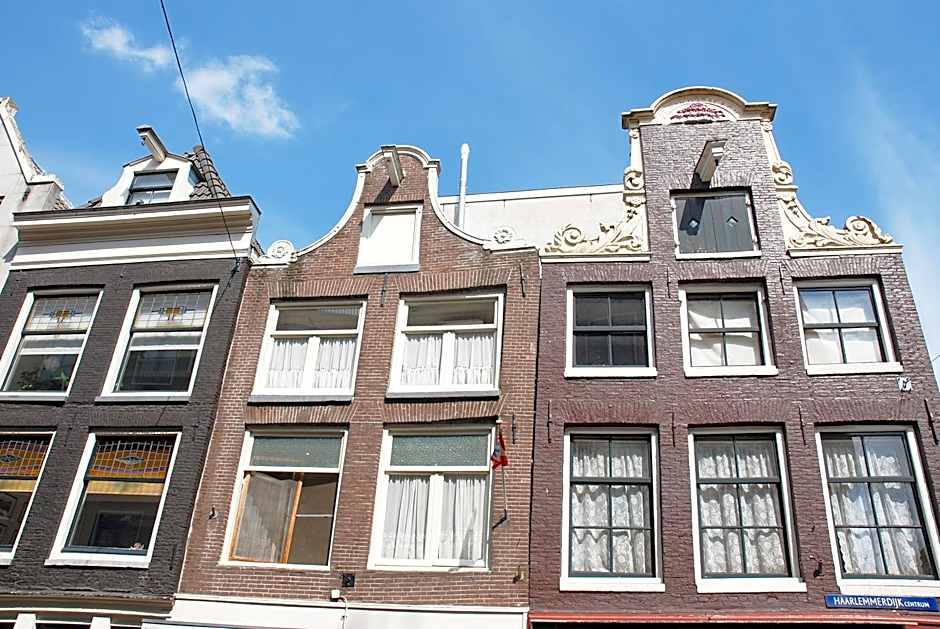 hip & stylish apartment in center, near trainstation, 15 min walk