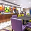 La Quinta Inn & Suites by Wyndham Oshkosh