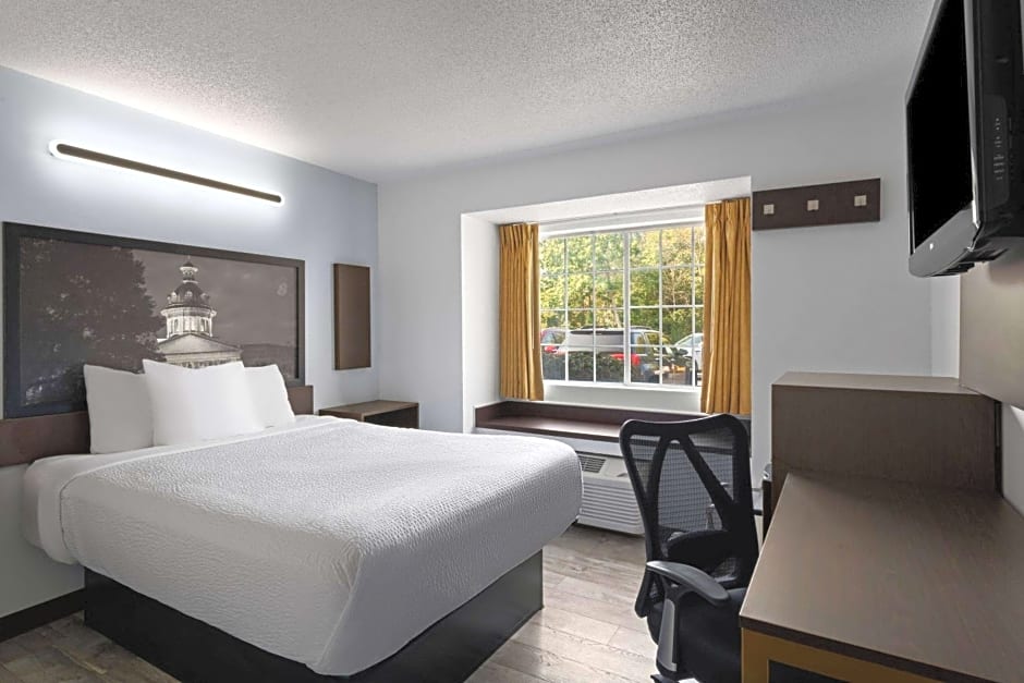 Super 8 by Wyndham Harbison/Parkridge Hospital