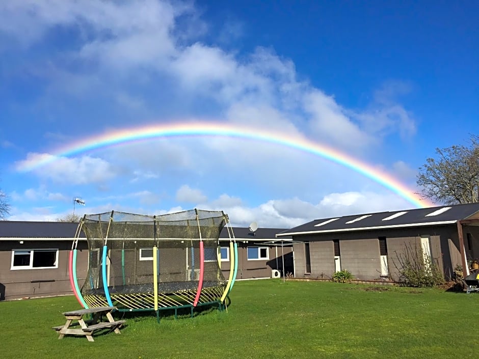 Waiteti Lakefront Motel