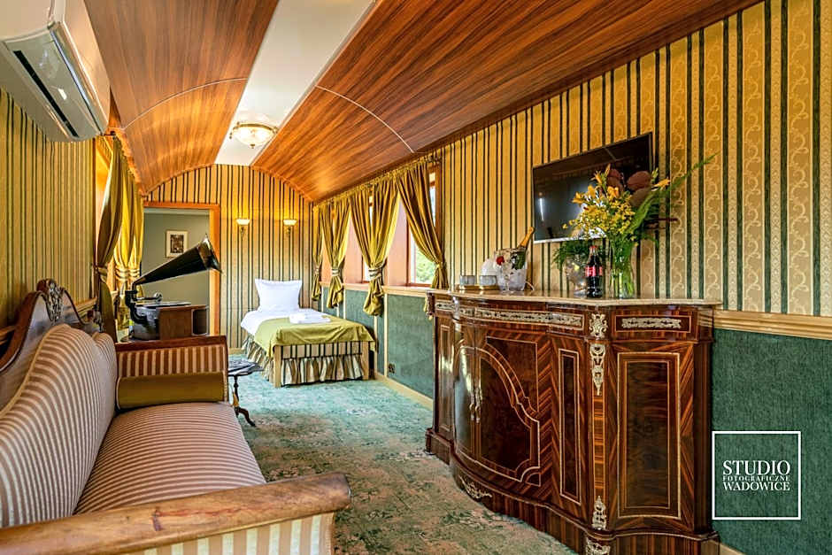 Stacja Galicja - nocleg w pociągu blisko Energylandia